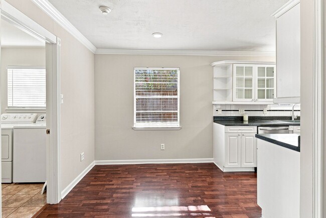 Building Photo - 10715 Wickersham Ln
