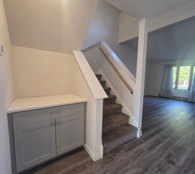 Building Photo - Desirable South Whitehall Township Townhome