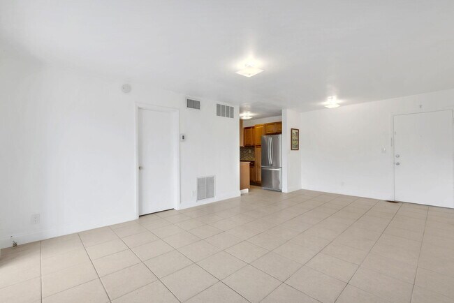 Building Photo - 2970 NE 16th Ave