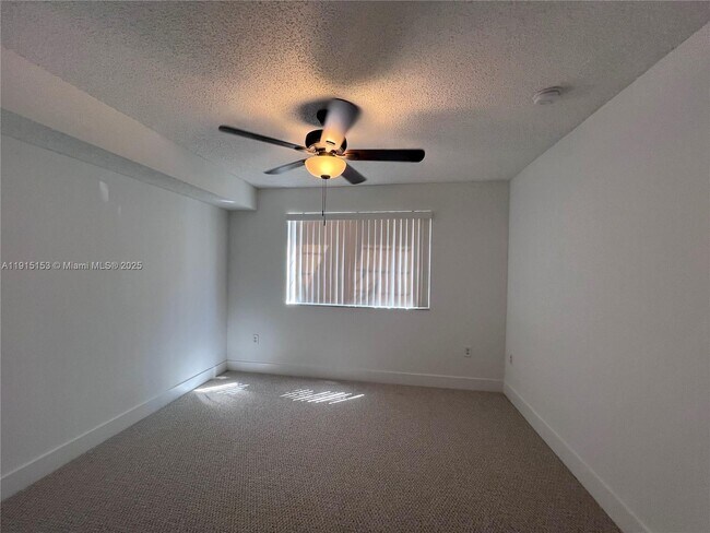 Building Photo - 2021 SE 10th Ave