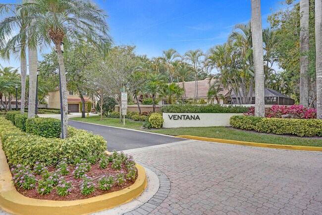 Building Photo - 9821 NW 5th Pl