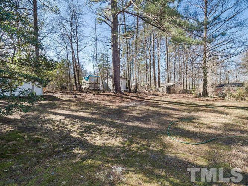 backyard 1 - 515 Mayfair St