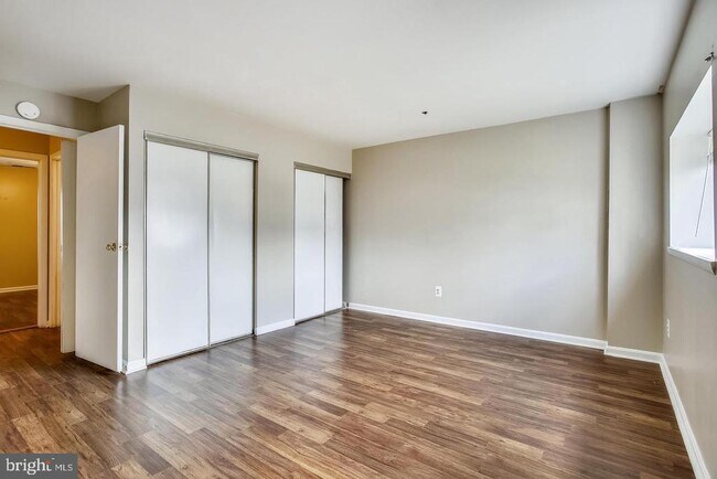 Building Photo - 1670 Brooksquare Dr