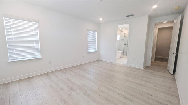 Building Photo - 15614 Vetta Dr