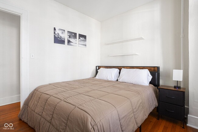 Building Photo - 784 Woodruff Pl E Dr