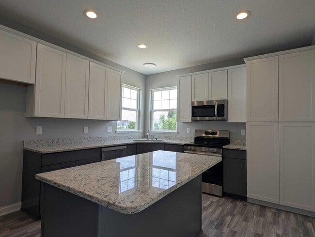 Building Photo - 7301 Aster Wy