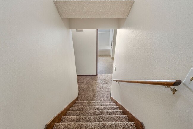 Building Photo - 10512 E Augusta Ave