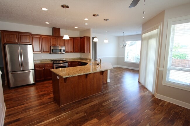 Building Photo - 860 Jackwood St SE