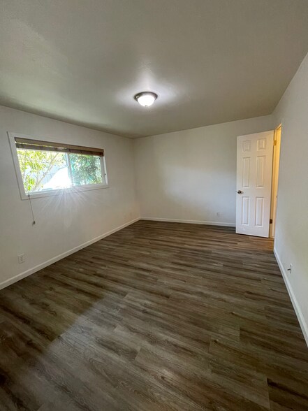 Building Photo - 521 E Arrellaga St