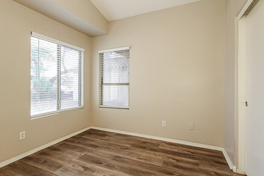 Building Photo - 14973 W Port Au Prince Ln
