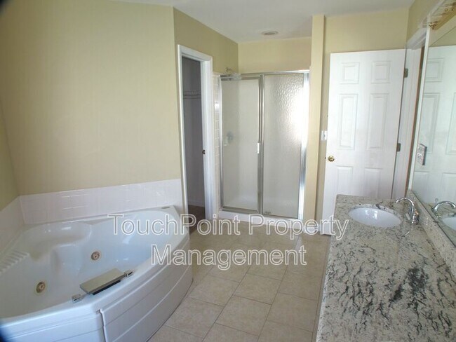 Building Photo - 6532 Outerbridge Lane