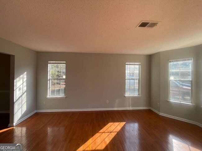 Building Photo - 6387 Seths Way