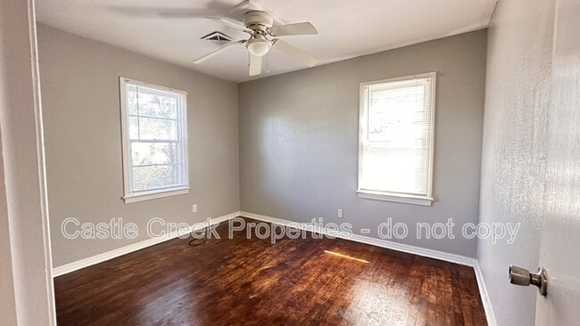 Building Photo - 1104 Hickory Ln