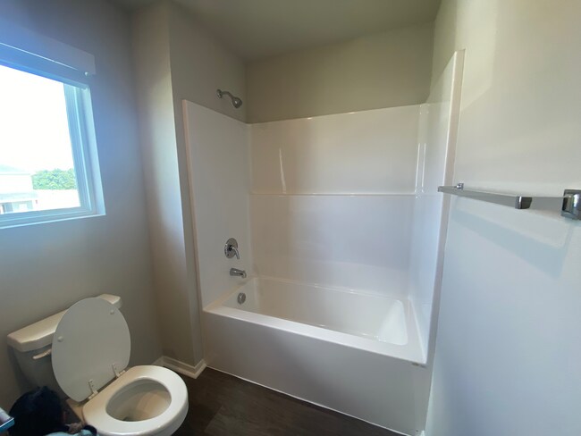 Building Photo - 3416 Adoration St