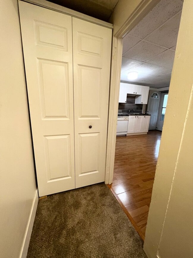 Building Photo - 143 William St