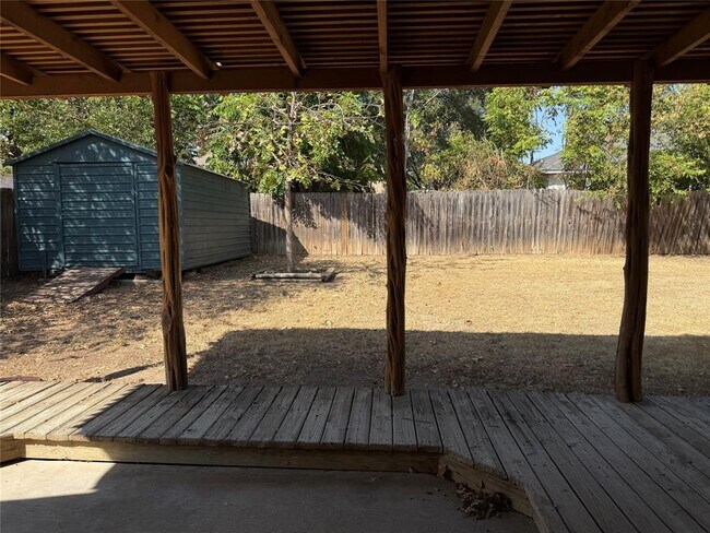 Building Photo - 808 Sunflower Dr
