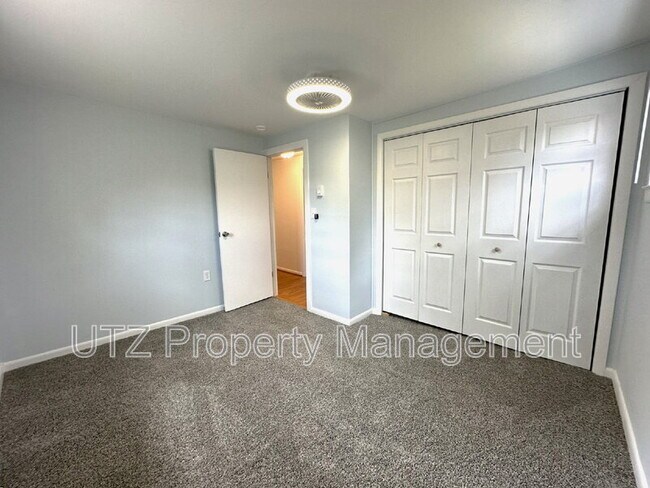 Building Photo - 2828 Cedarhurst Rd