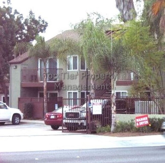 Building Photo - **Remodeled 2 bed / 2 bath Condo in Privat...