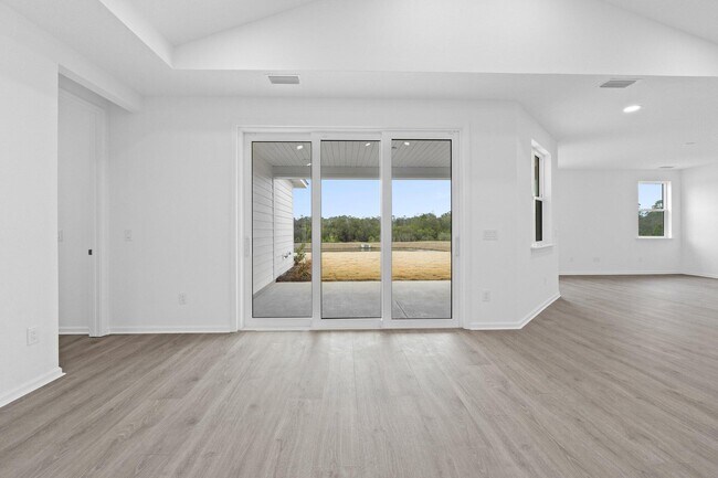 Building Photo - 9511 Paradise Dr