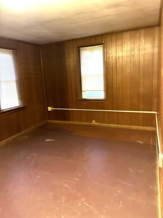 Building Photo - Charming 3-bedroom, 1-bath single-family home