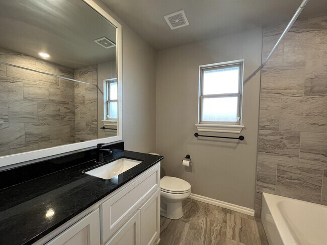 Building Photo - 3309 Welling Rd