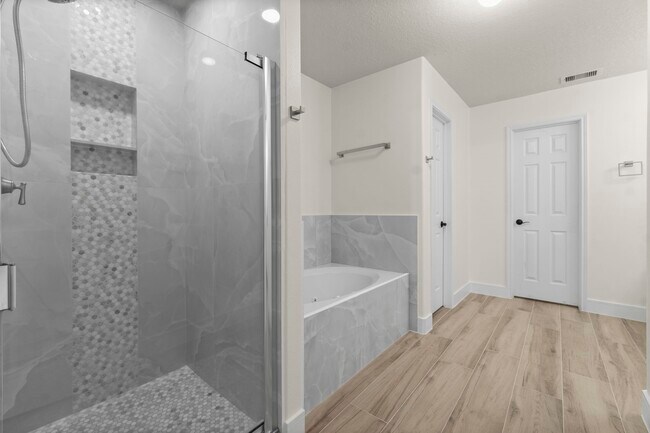 Building Photo - 16859 Blackberry Lily Ln