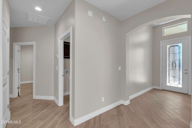 Building Photo - 1807 Dana Gray St