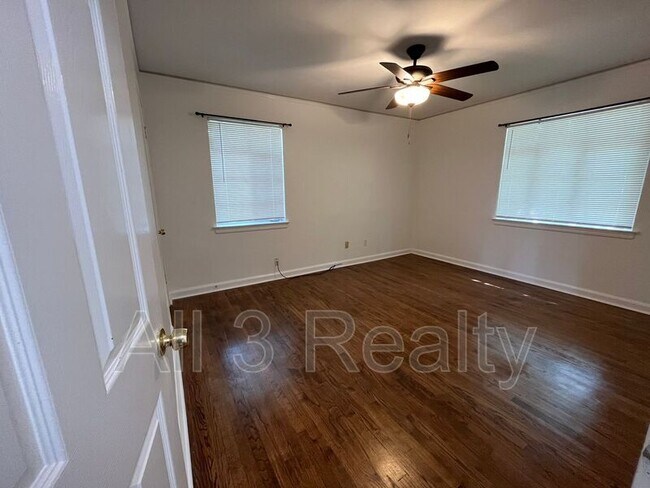 Building Photo - 1308 Federal Dr