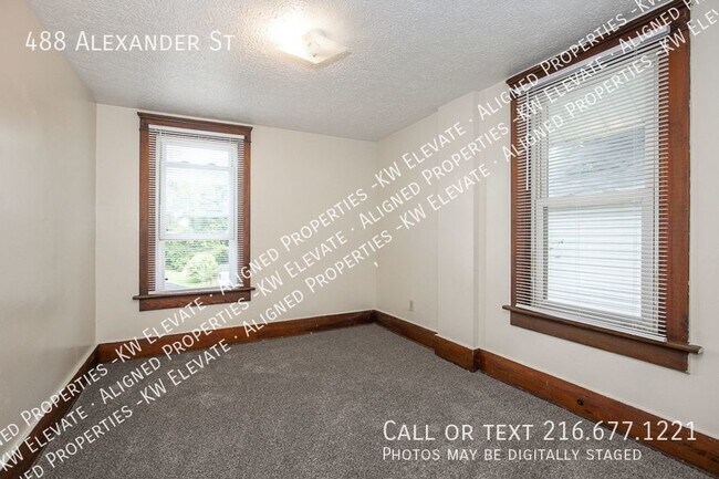 Building Photo - 3 floor Bright & Vibrant 4 bedroom home !