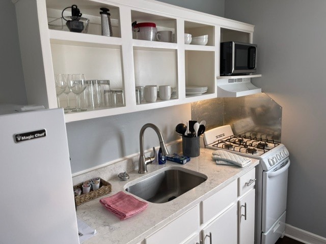 The fully stocked Kitchen has granite countertops. - 3811 Gallatin Pike