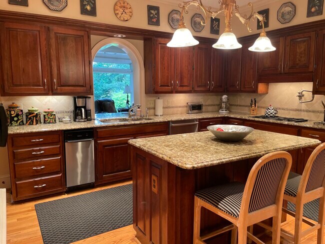 Building Photo - 1640 Lazy River Ln