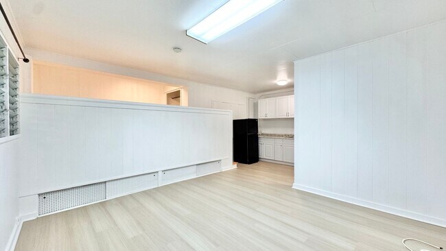 Building Photo - 3007 Lanikaula St