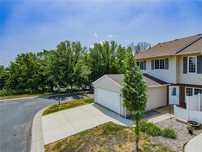 Building Photo - 1236 Heather Ln