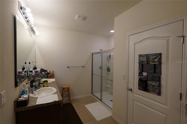 Building Photo - 4214 Roberta Dr