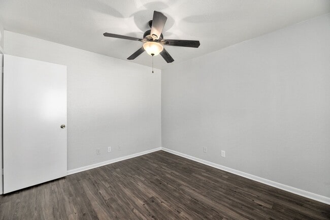 Building Photo - Great for Roommates!