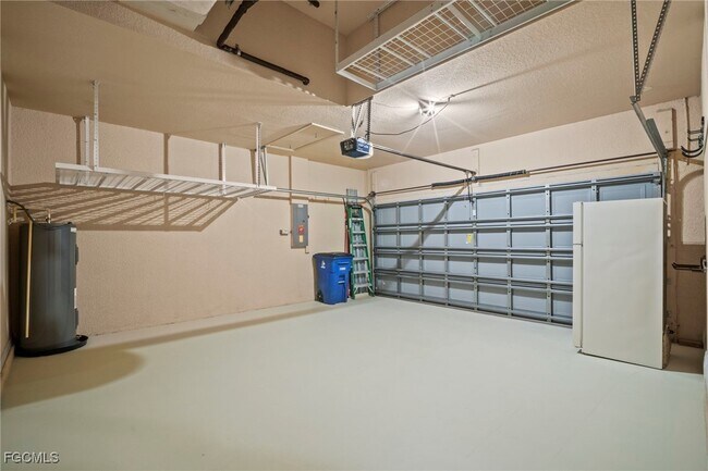 Building Photo - 12168 Country Day Cir