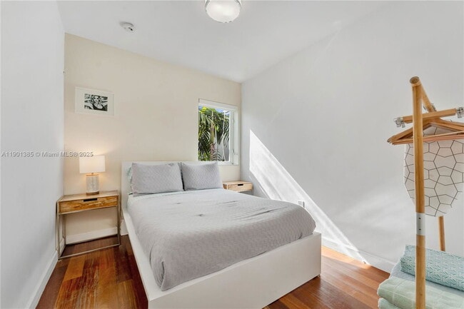 Building Photo - 927 Euclid Ave