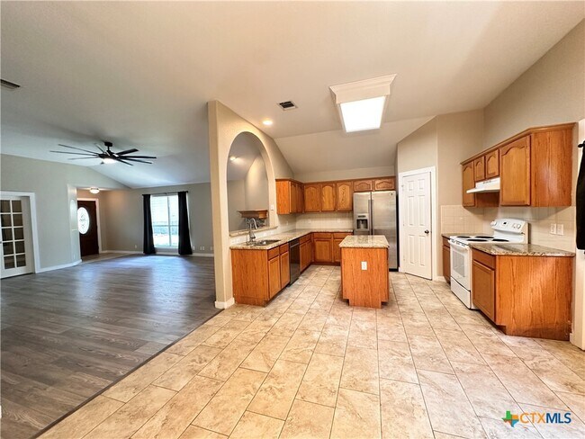 Building Photo - 2029 Northview Dr