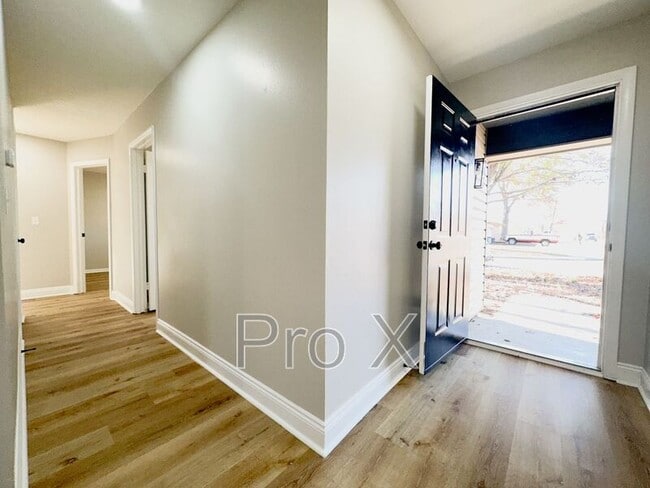 Building Photo - 2216 S Clover Dr