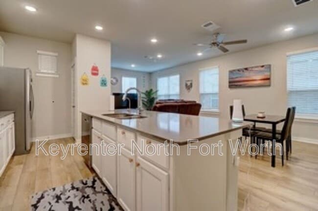 Building Photo - 216 Territory Trl