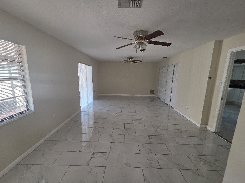 Building Photo - 8649 Forest Lake Dr