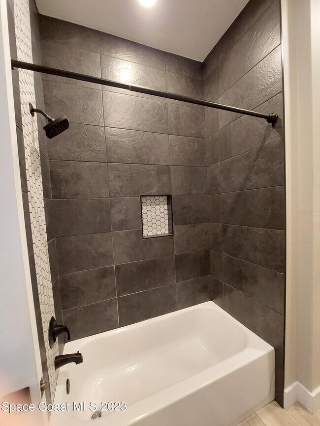 Building Photo - 971 Granata Ave