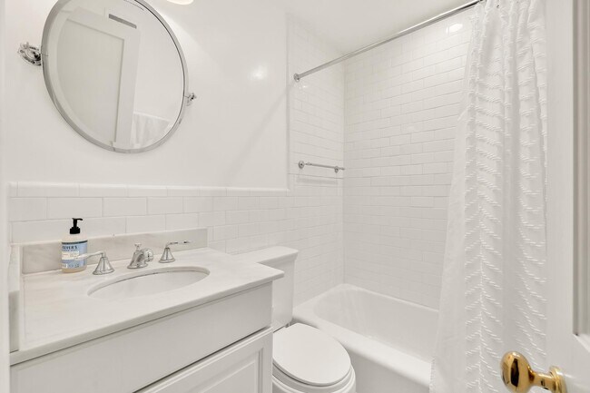 Building Photo - 1522 32nd St NW