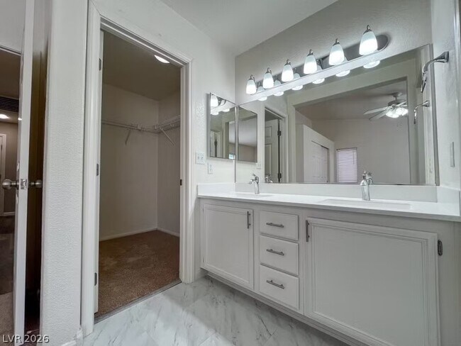 Building Photo - 8105 Guava Nectar Ave