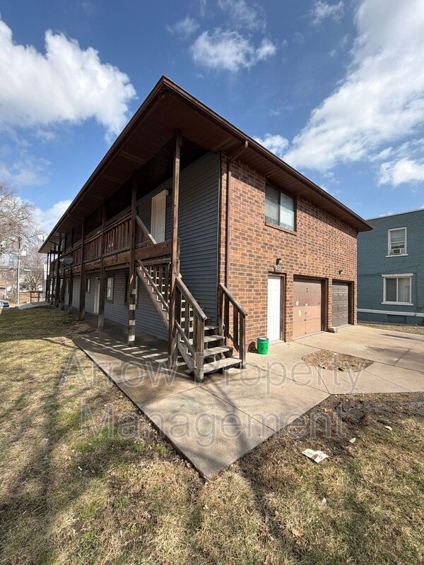 Building Photo - 922 A St