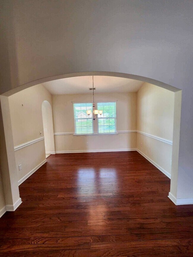 Building Photo - 909 Looking Glass Ct