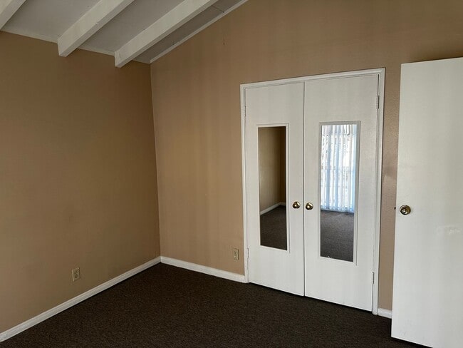 Building Photo - Riverside Home For Rent- 3 bedrooms!
