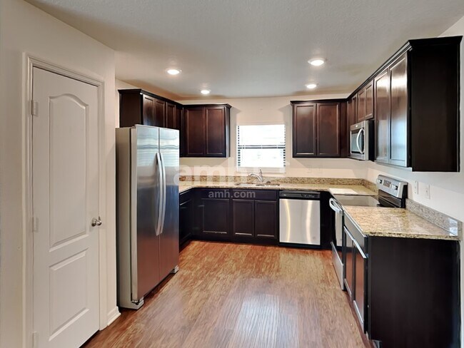 Building Photo - 1214 Brenton Leaf Dr