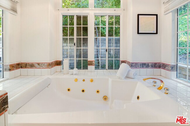 Building Photo - 3508 Adamsville Ave