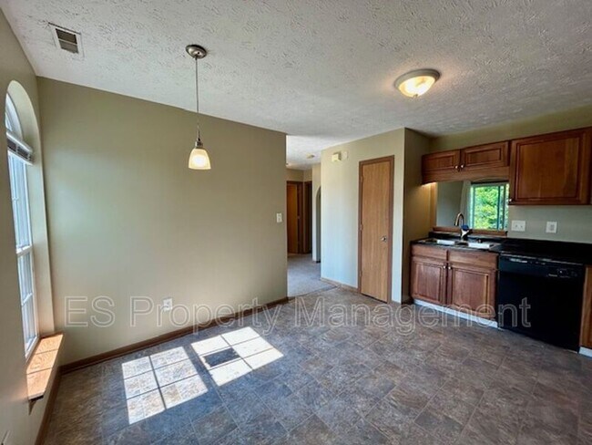 Building Photo - 7822 Crooked Meadows Dr
